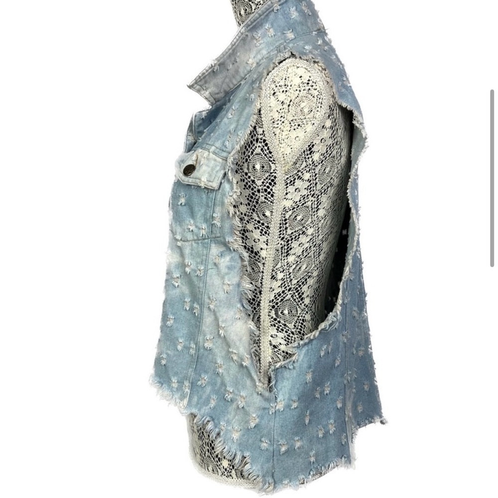 Very J distressed high low denim vest - Size: Large - Picture 4 of 16